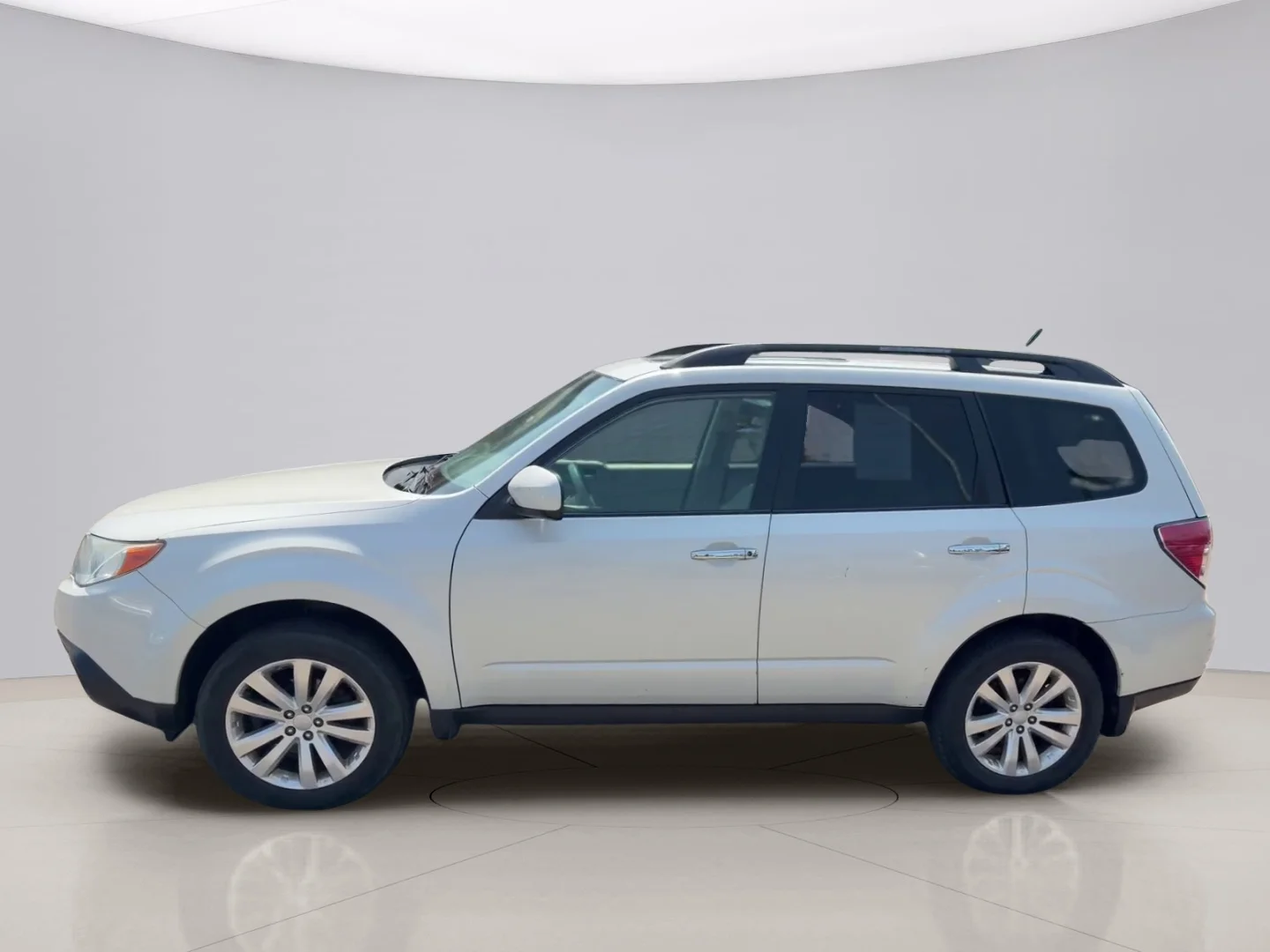 Used 2011 Blue Subaru  image 2