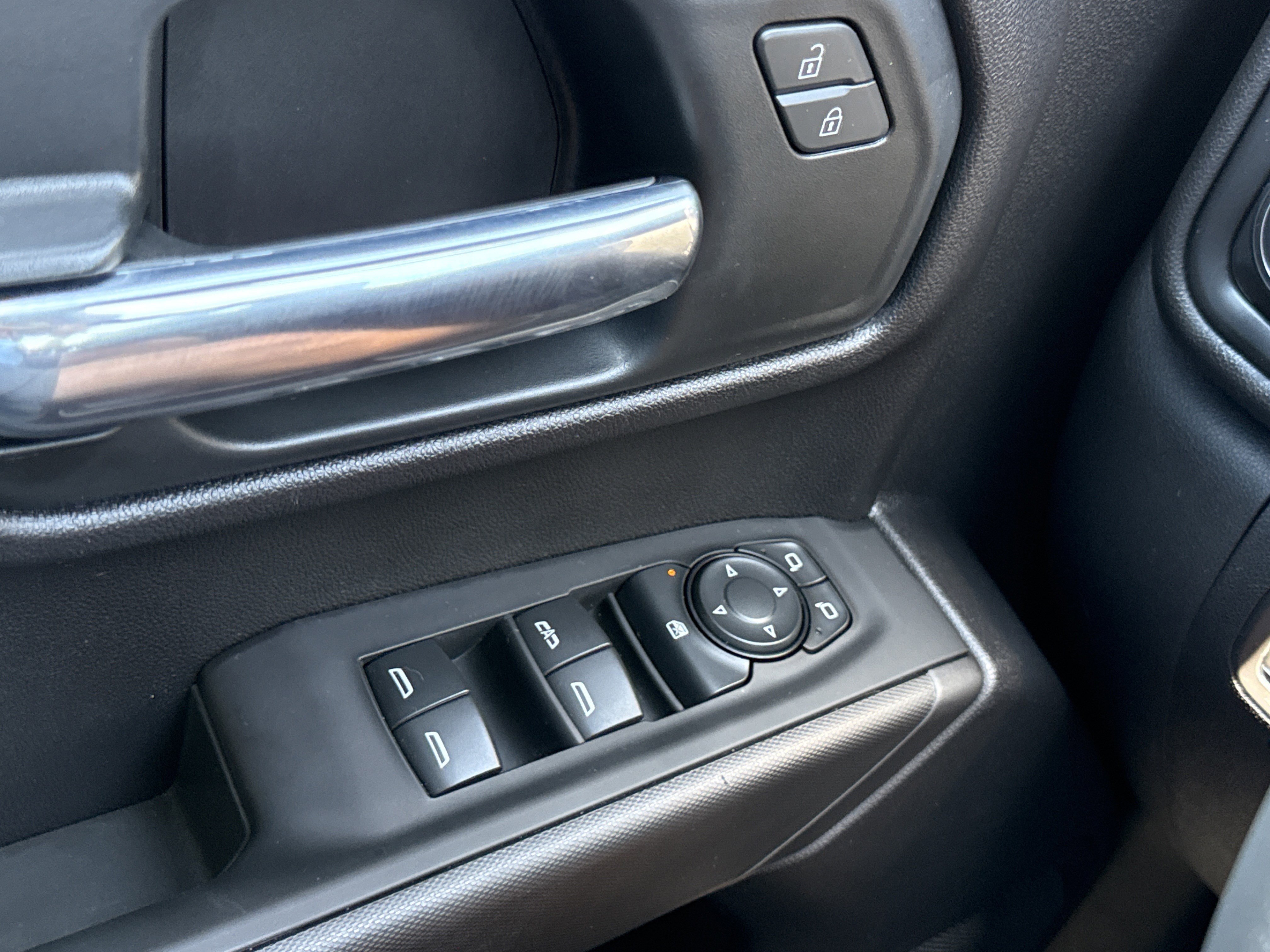 2024 Chevrolet Silverado 1500 Custom - Photo 16