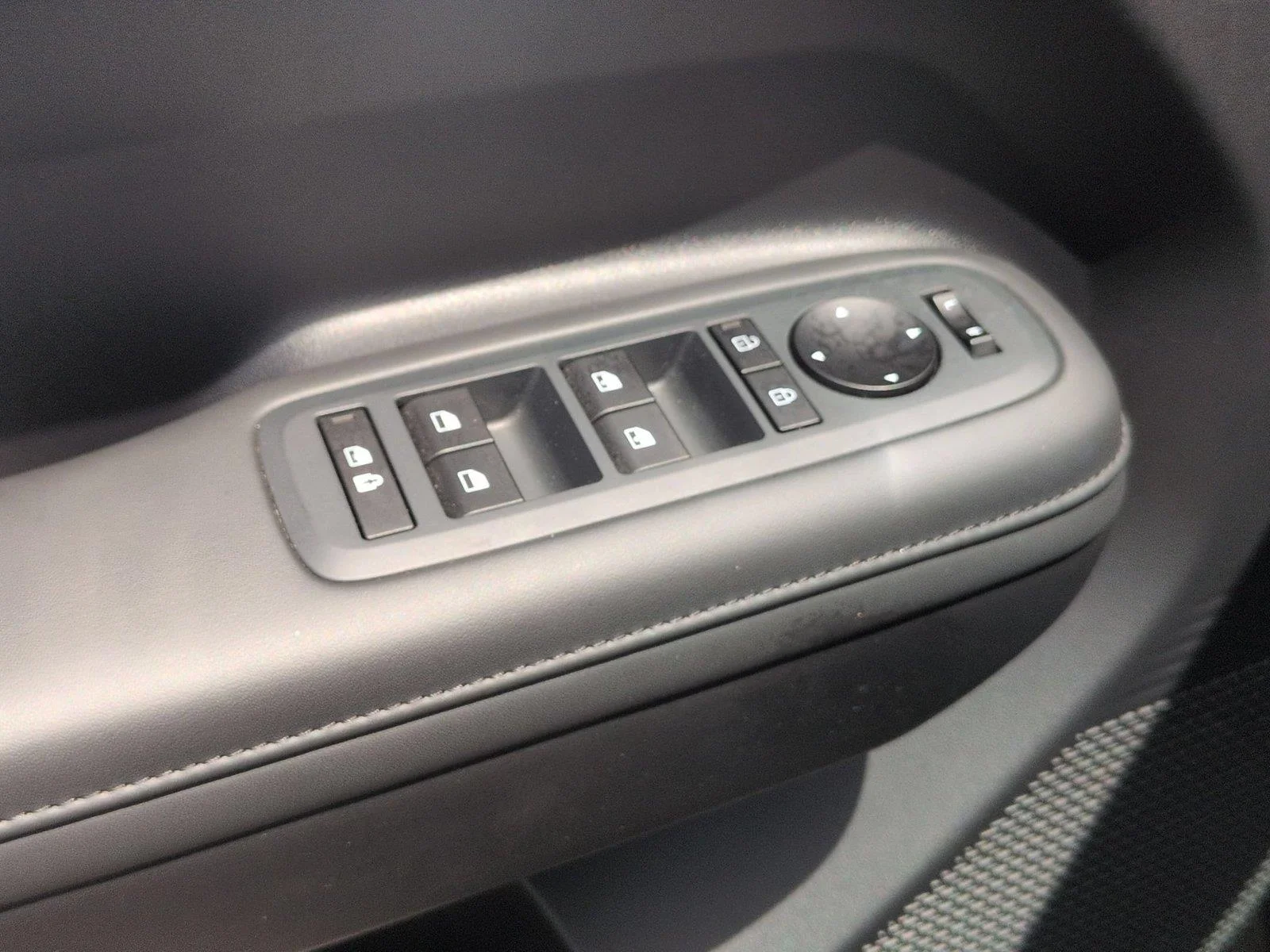 Used 2026 Phantom Black Hyundai SEL image 16