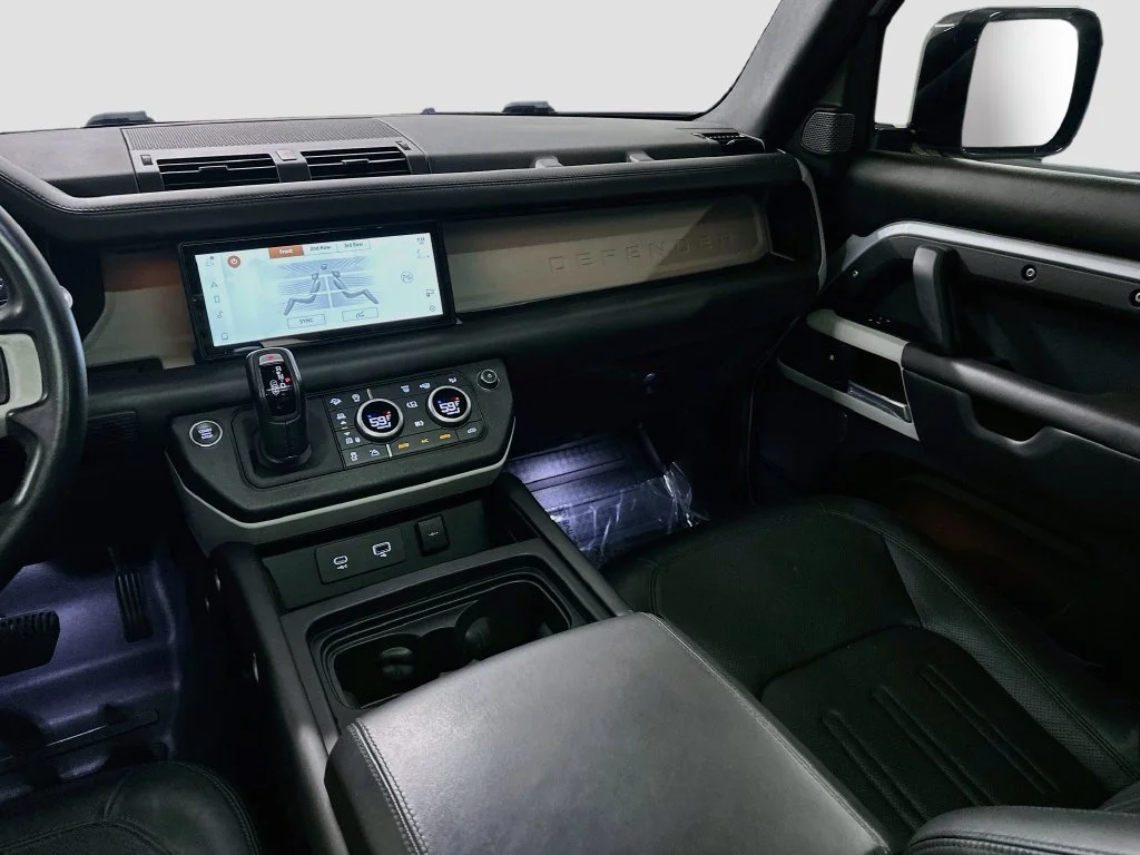Used 2022  Land Rover XS Edition image 24