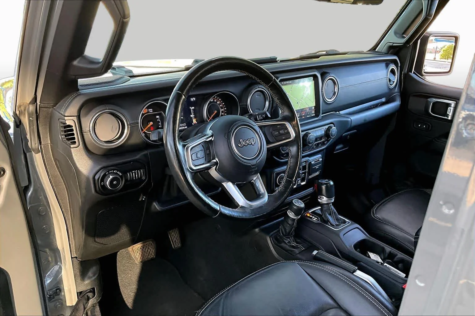 Used 2020 Sting-Gray Clearcoat Jeep Sahara image 18
