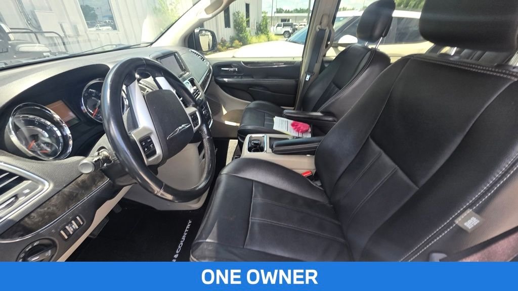 Used 2014 Gray Chrysler Touring image 2