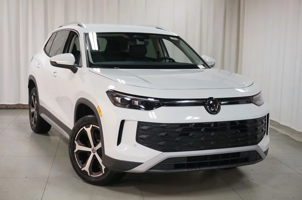 New 2026 Pure White Volkswagen 2.0T SE image 4