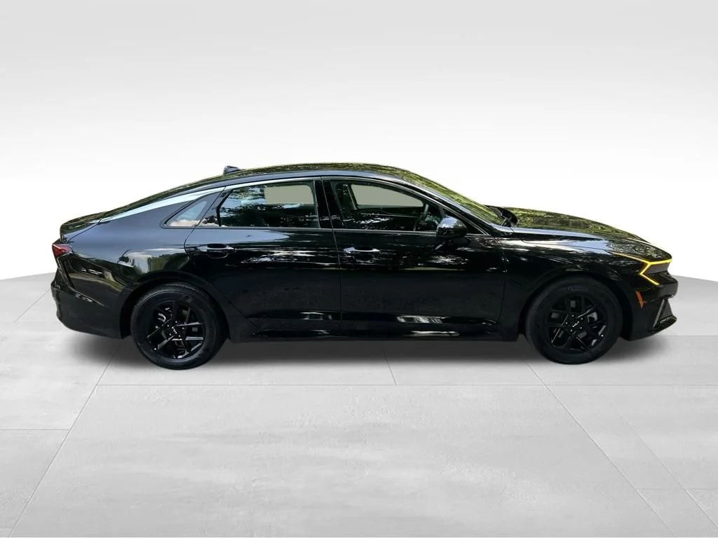 Used 2026 Black Kia LXS image 7