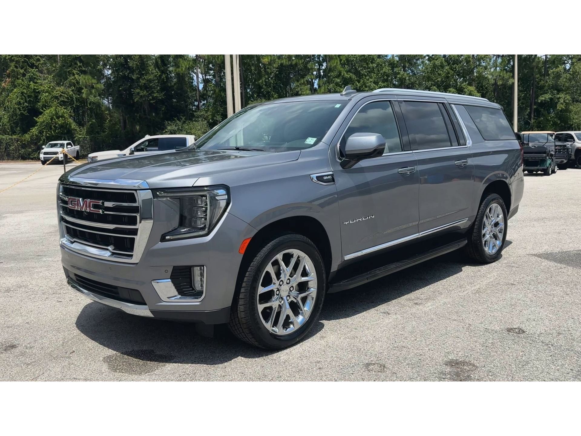 2022 GMC Yukon XL SLT - Photo 4