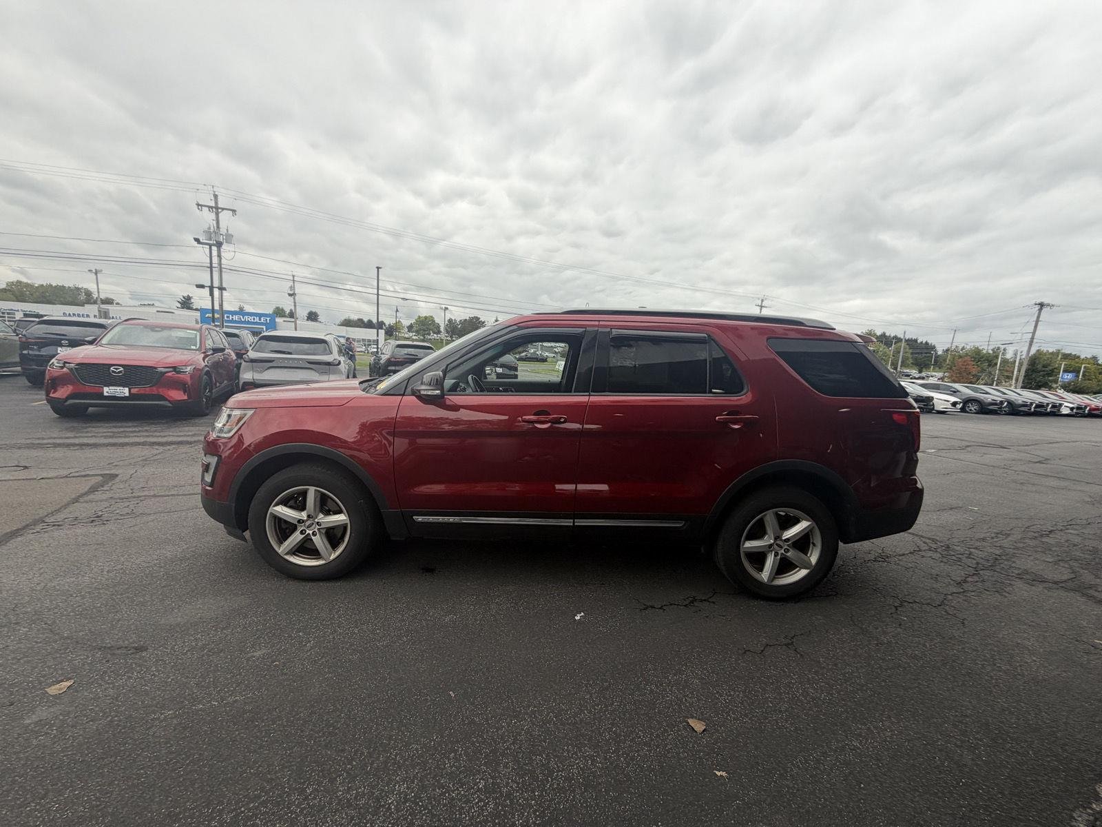 Used 2016 Ruby Red Metallic Tinted Clearcoat Ford XLT image 5