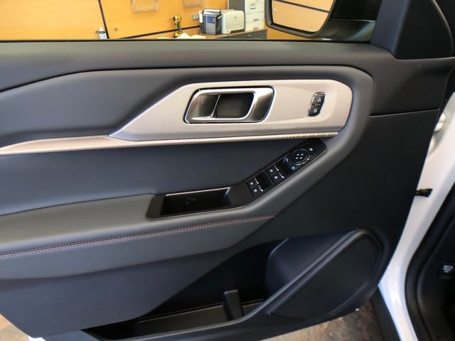 New 2026 Star White Metallic Tri-Coat Ford Active image 12