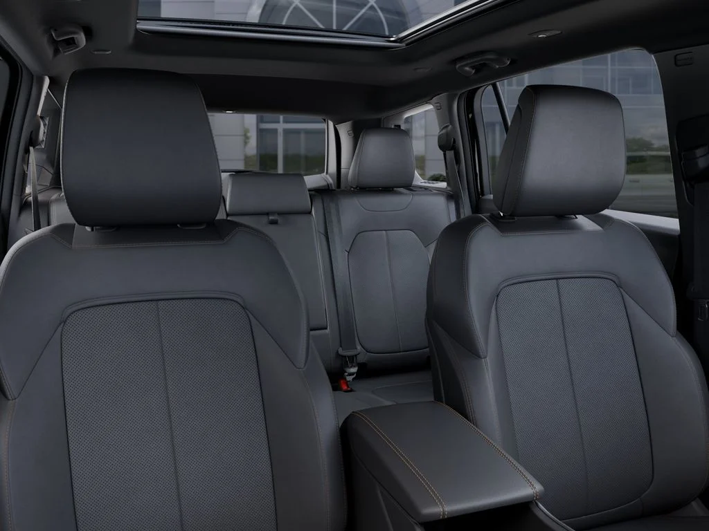 New 2026 Diamond Black Crystal Pearl-Coat Exterior Paint Jeep Limited image 27