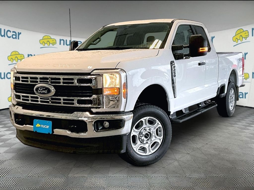 New 2026 Oxford White Ford XLT image 4