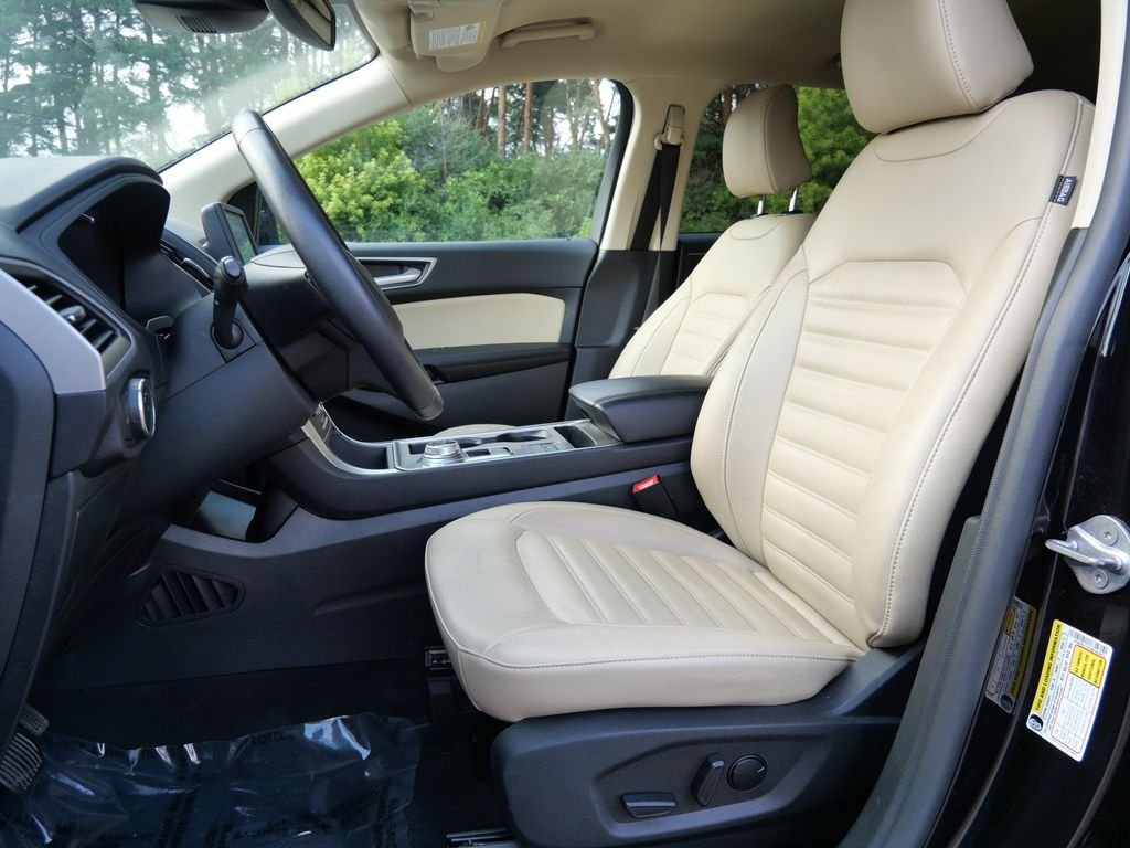 Used 2024 Black Ford SEL image 19