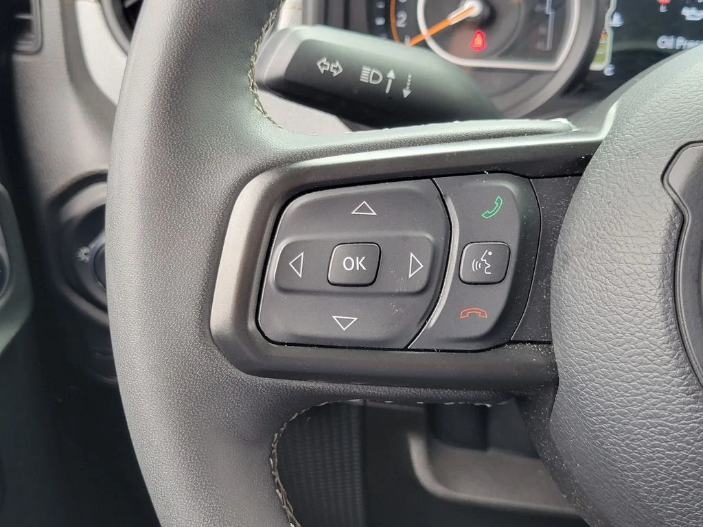 Used 2025 Black Jeep Sport S image 5