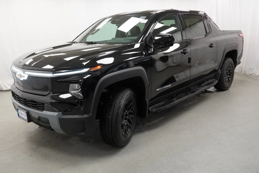 New 2026 Black Chevrolet LT - Extended Range image 3