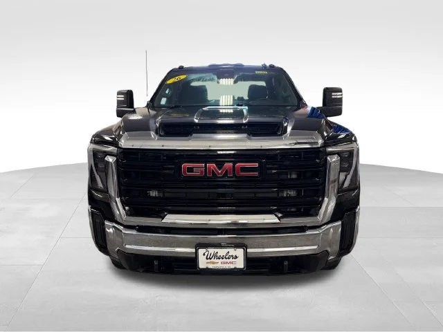 2026 GMC Sierra 3500HD Pro - Photo 10