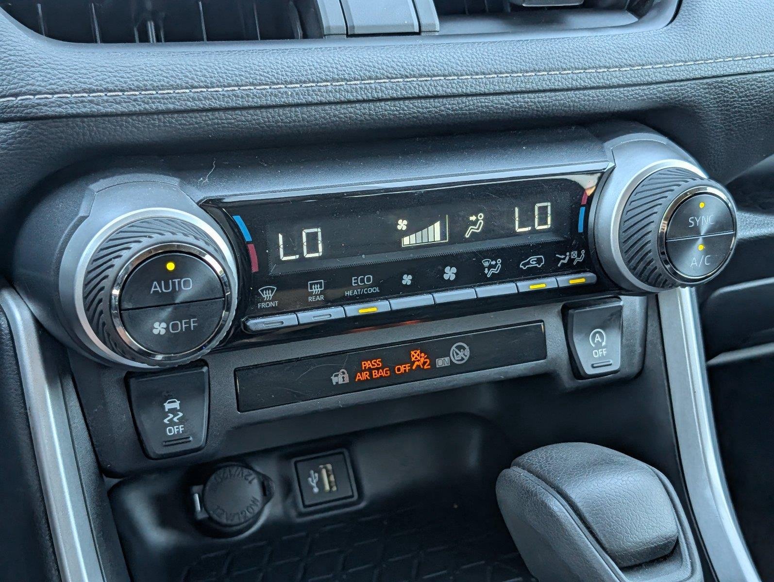 Used 2025 Midnight Black Metallic Toyota XLE image 18