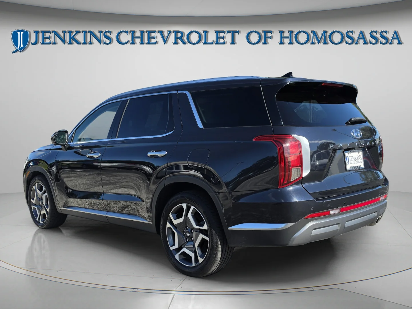 Used 2024 Moonlight Cloud Hyundai Limited image 7