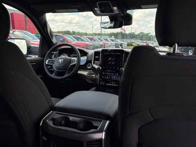 New 2026 Diamond Black Crystal Pearl-Coat Exterior Paint RAM Big Horn/Lone Star image 16