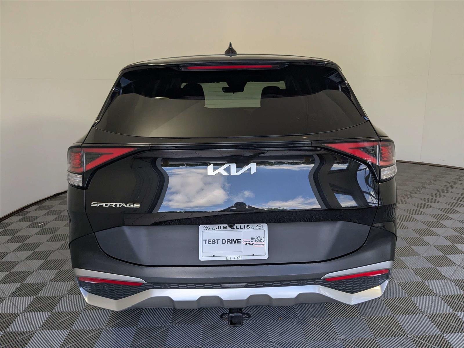 Used 2024 Fusion Black Kia LX image 6