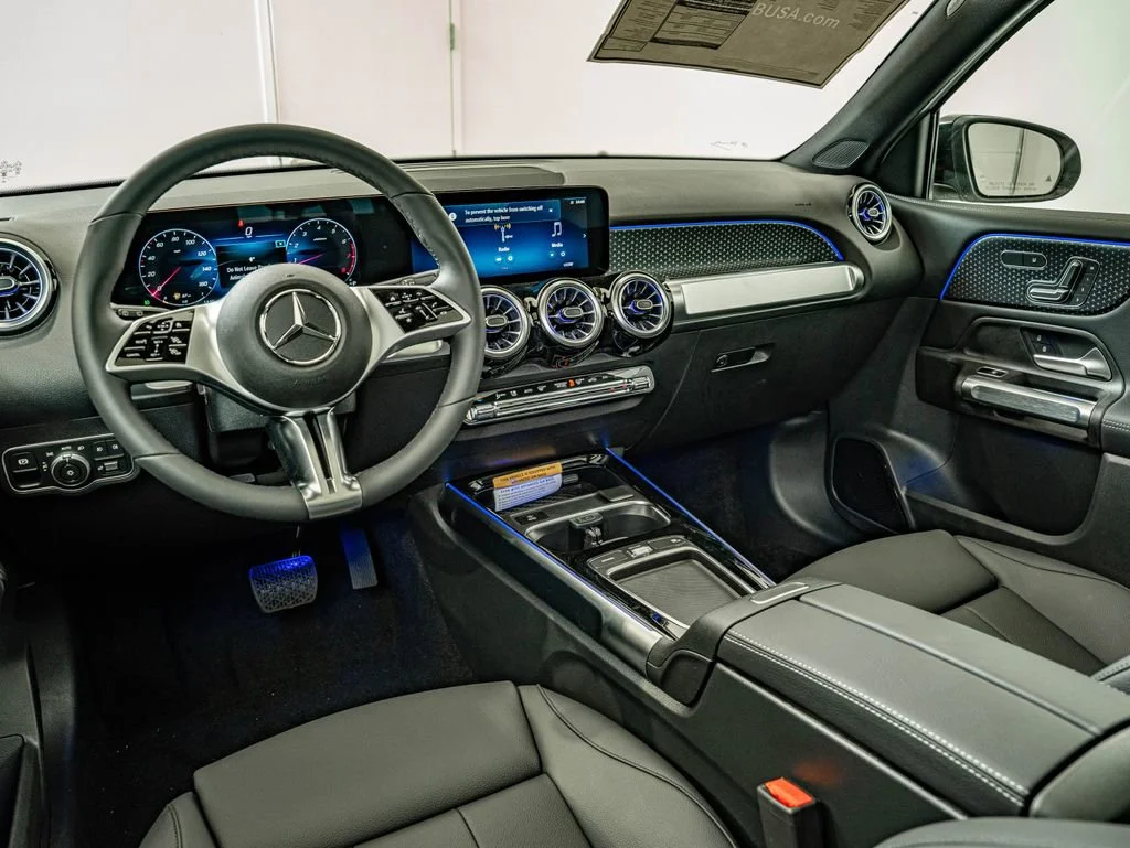 New 2026 Polar White Mercedes-Benz GLB 250 image 28