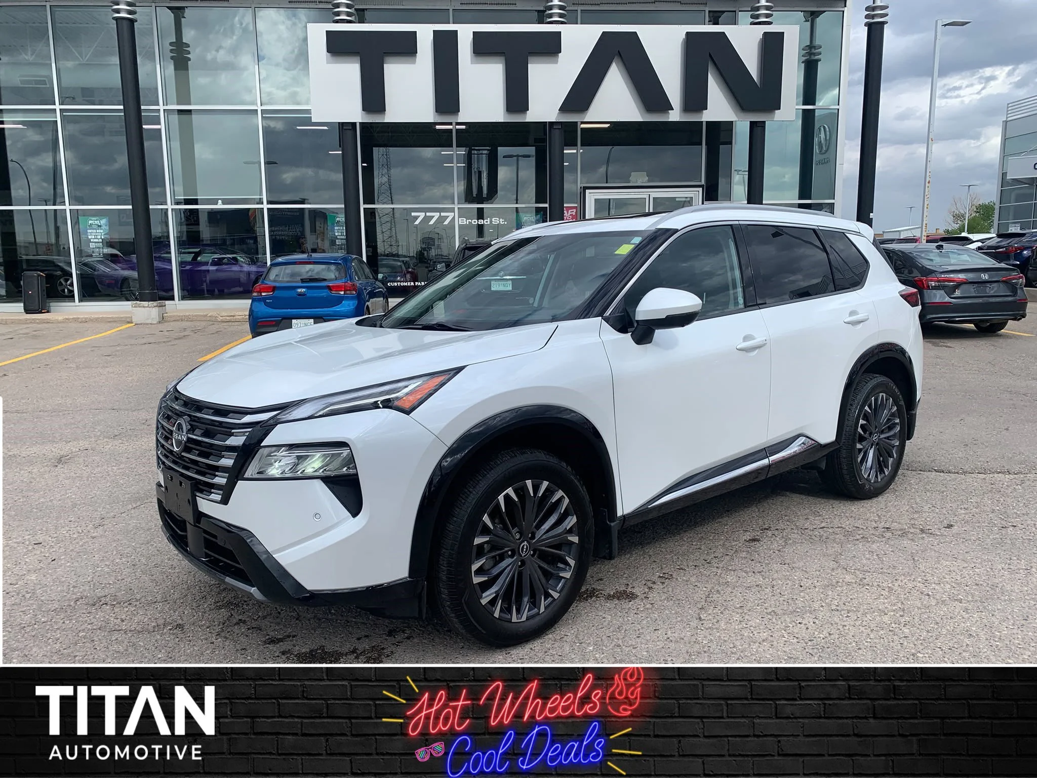 Certified Used 2024 Everest White Pearl Tricoat Nissan Platinum AWD*Adaptive Cruise | Remote Start | Nav | 360 Cam | Htd Leather | Pano Roof | Htd Wheel image 1