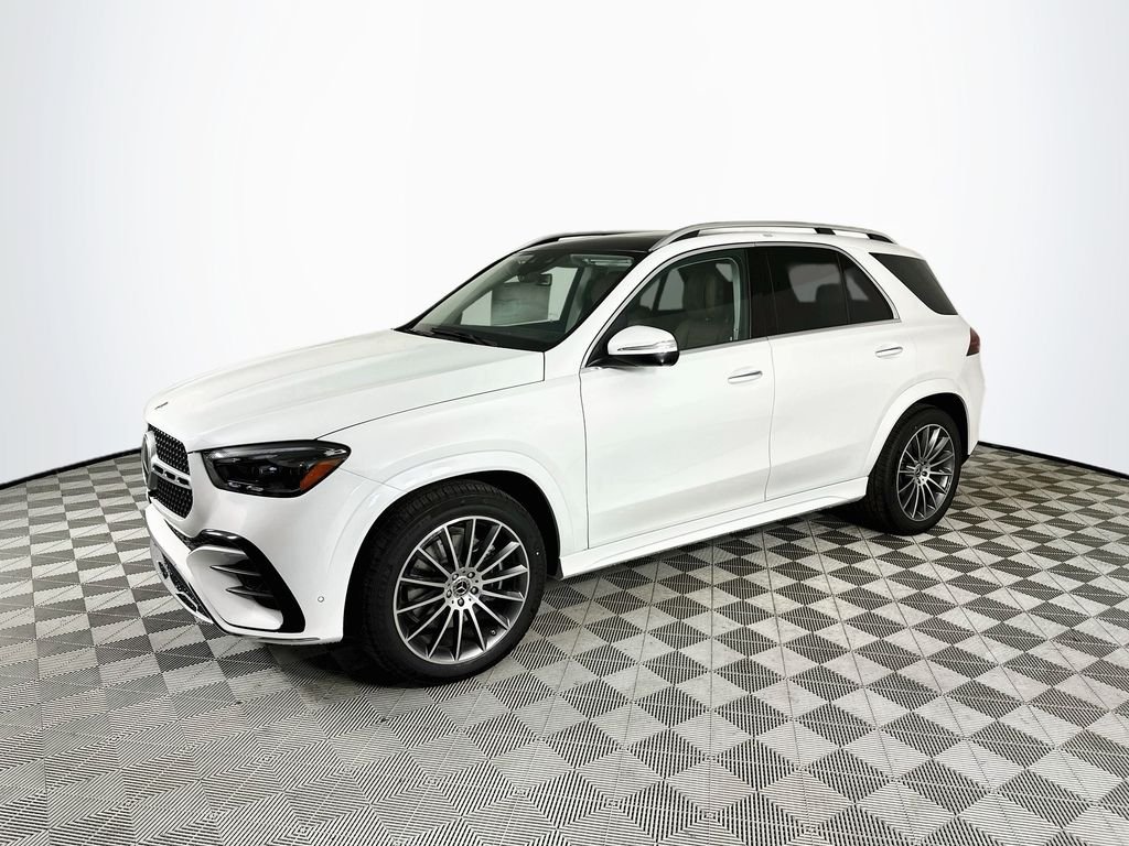 New 2026 MANUFAKTUR Moonlight White Metallic Mercedes-Benz GLE 450 image 3