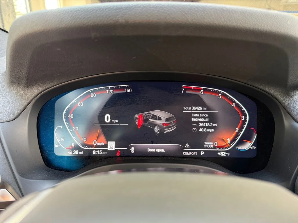 Used 2024 White BMW sDrive30i image 14