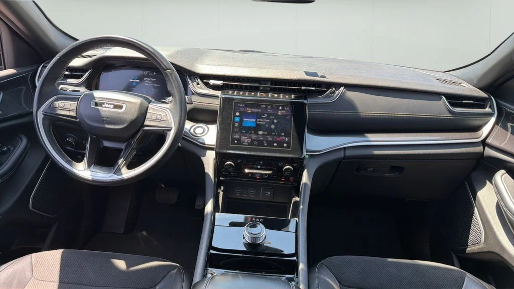 Used 2022 White Jeep Altitude image 11