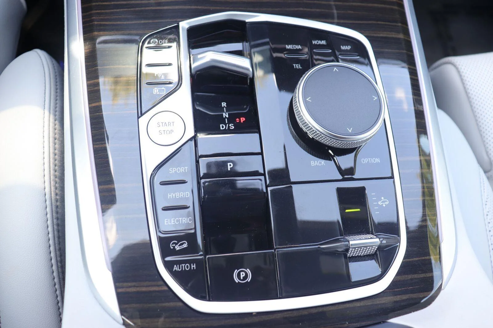 Used 2024 Alpine White BMW xDrive50e image 44