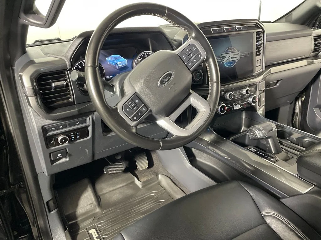 Used 2023 Agate Black Metallic Ford XLT image 9