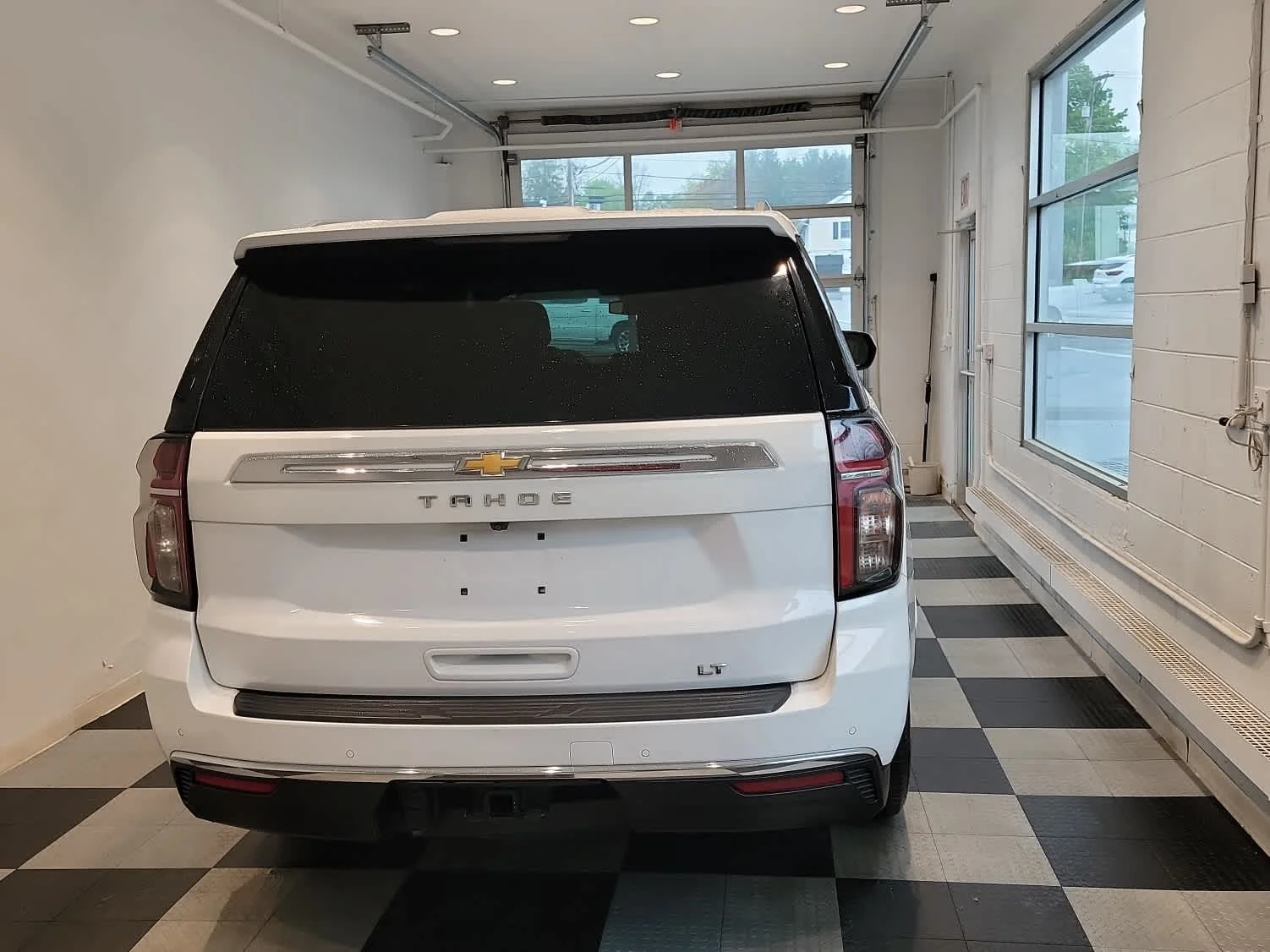 Used 2024 Summit White Chevrolet LT image 4