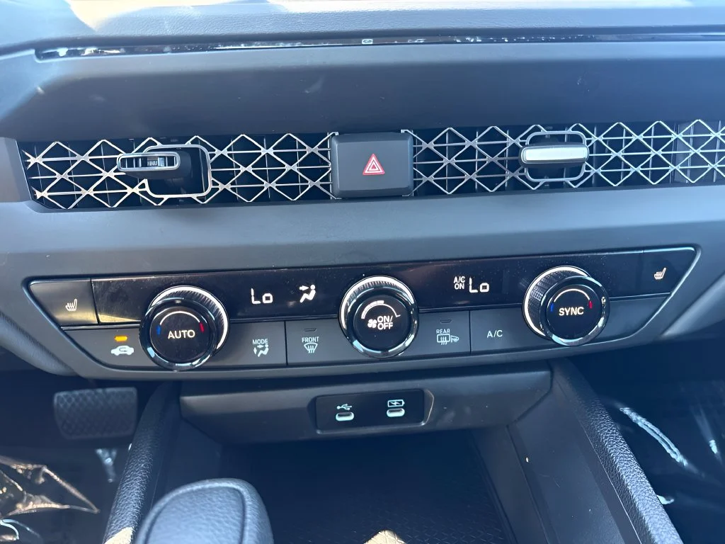 Used 2025 Blue Honda SE image 16