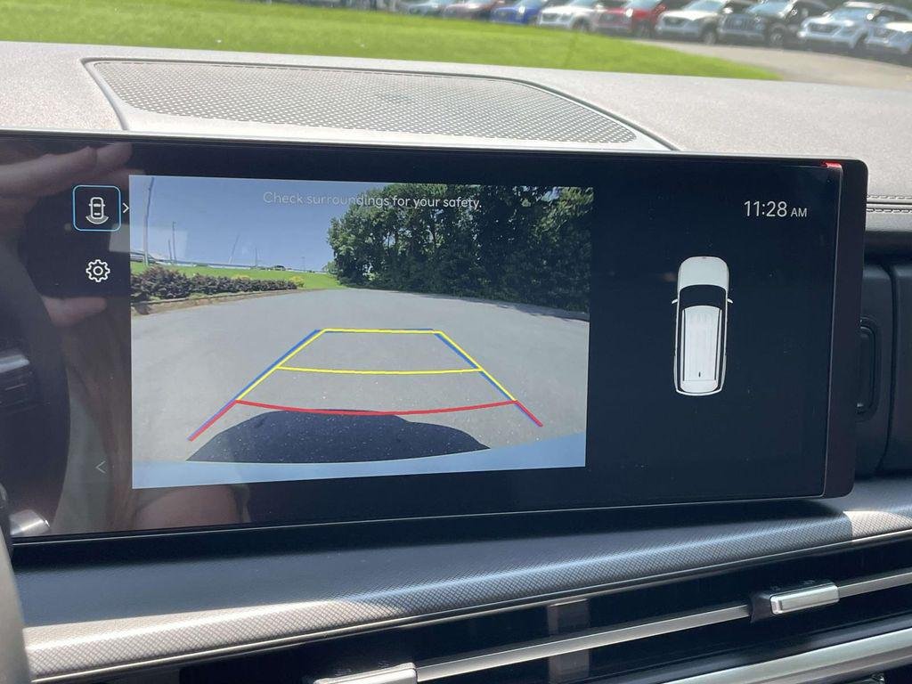 New 2027 White Hyundai SE AWD image 28