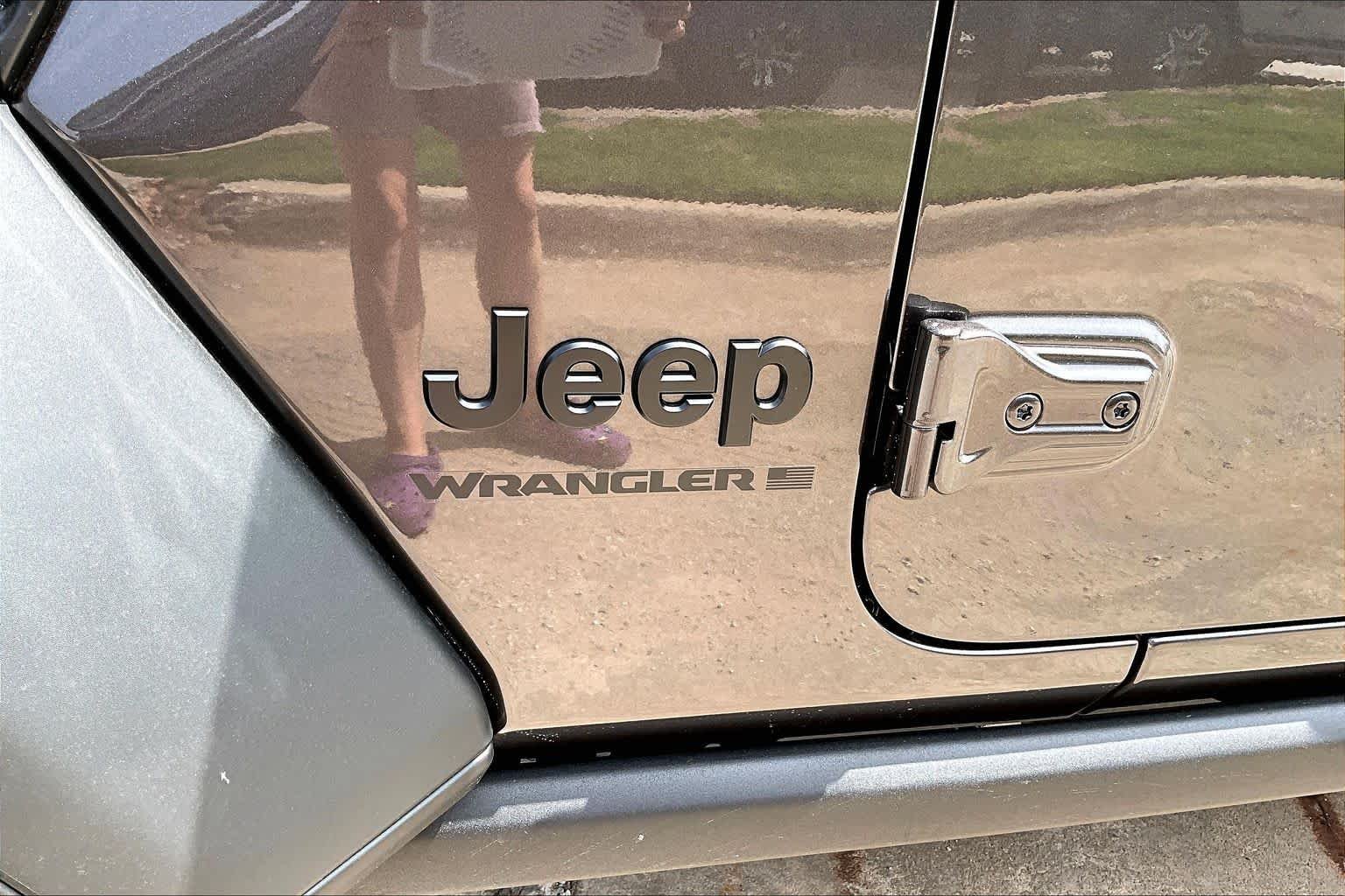 New 2026 Granite Crystal Metallic Clear-Coat Exterior Paint Jeep Willys image 16