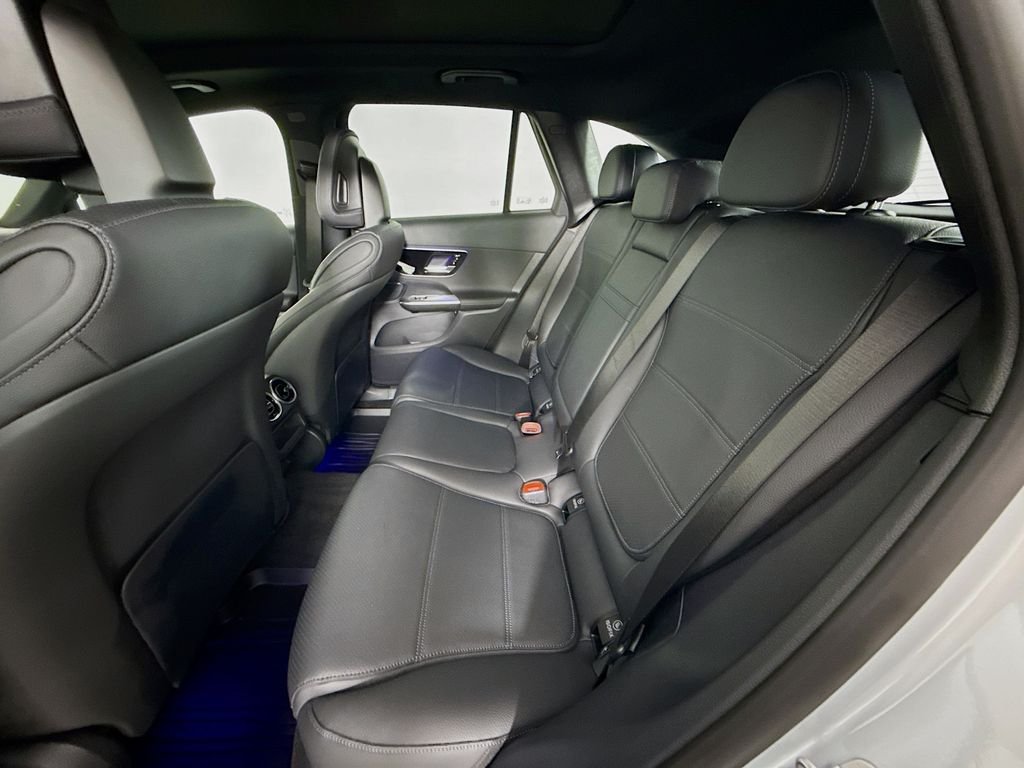 Used 2026 Silver Mercedes-Benz GLC 300 image 22