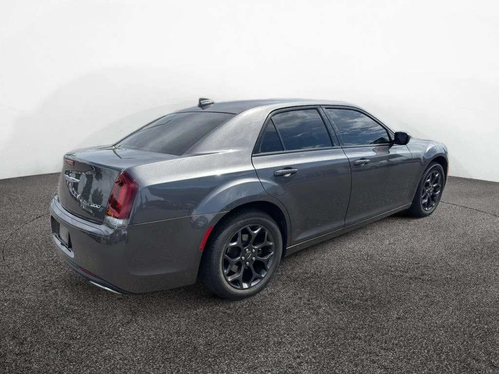 Used 2019 Granite Crystal Metallic Clearcoat Chrysler 300S image 6