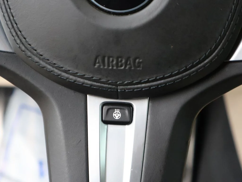 Used 2021 Alpine White BMW M40i image 38