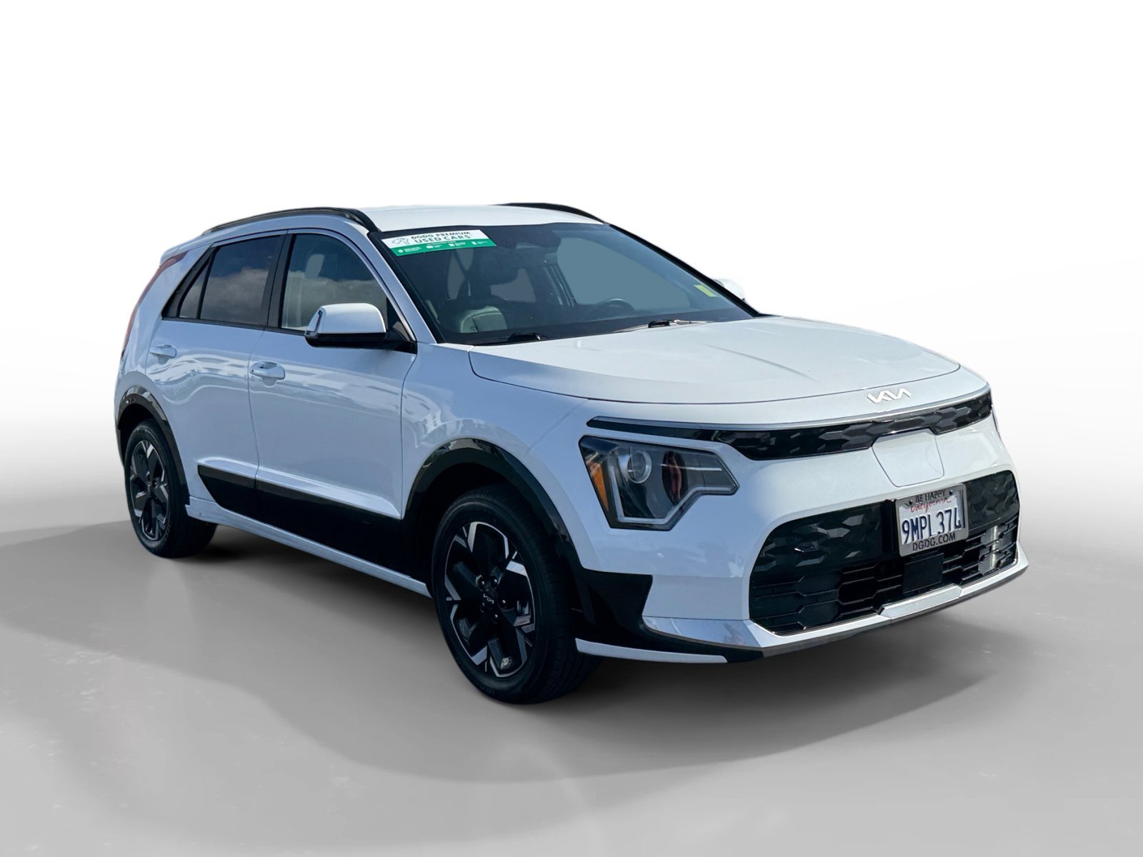 Used 2024 Snow White Pearl Kia Wind image 7