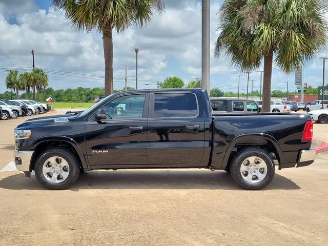 New 2026 Diamond Black Crystal Pearl-Coat Exterior Paint RAM Big Horn/Lone Star image 4