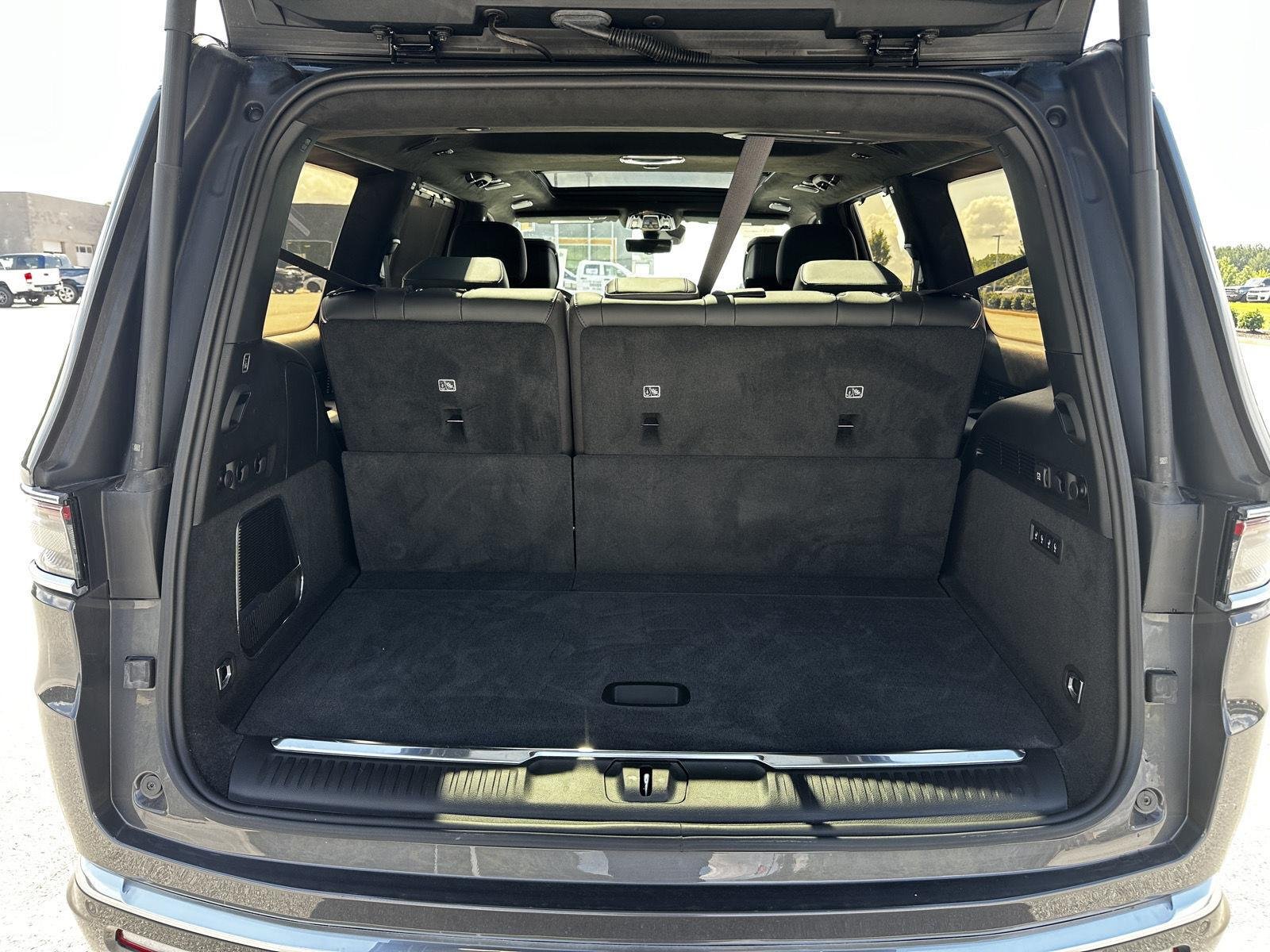 Certified Used 2024 Baltic Gray Metallic Clearcoat Jeep Series III image 29