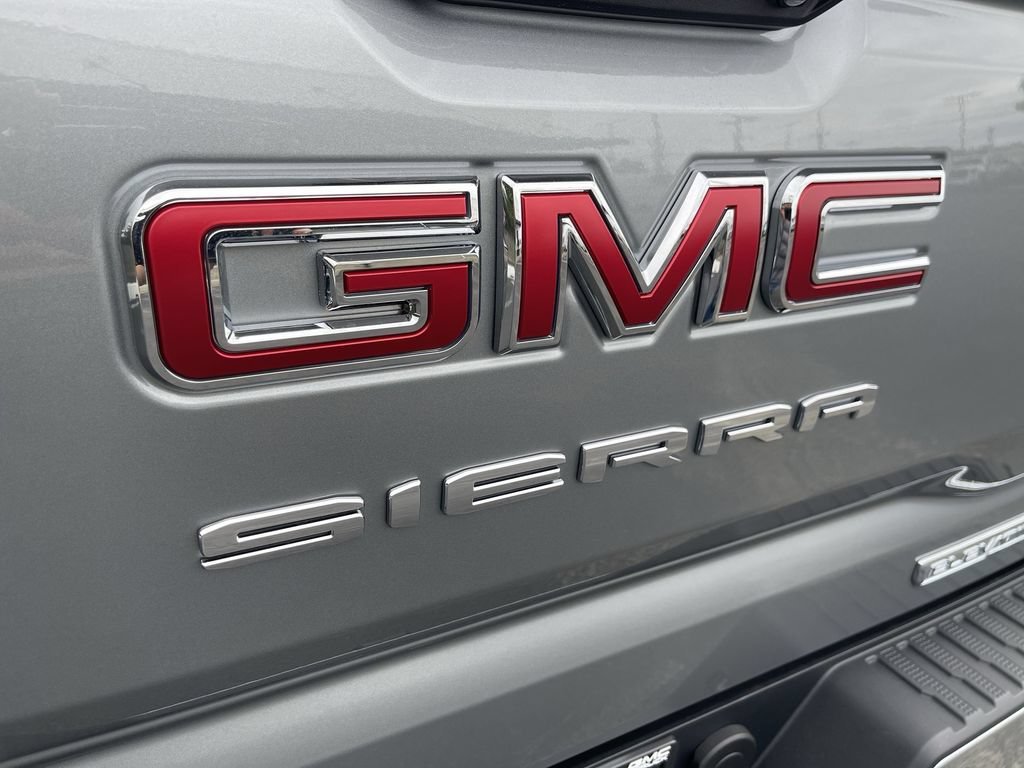 New 2026 Sterling Metallic GMC Elevation image 31