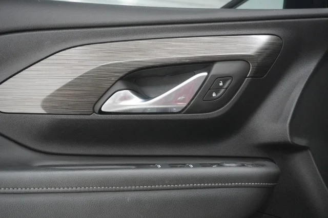 Used 2024  GMC SLE image 10