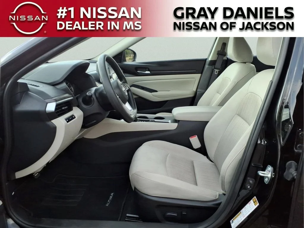 Used 2025 Black Nissan 2.5 SV image 22