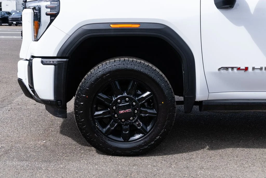 Used 2024 White GMC AT4 image 4