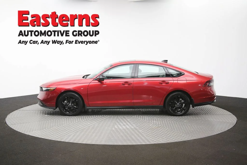 Used 2025 Red Honda SE image 59