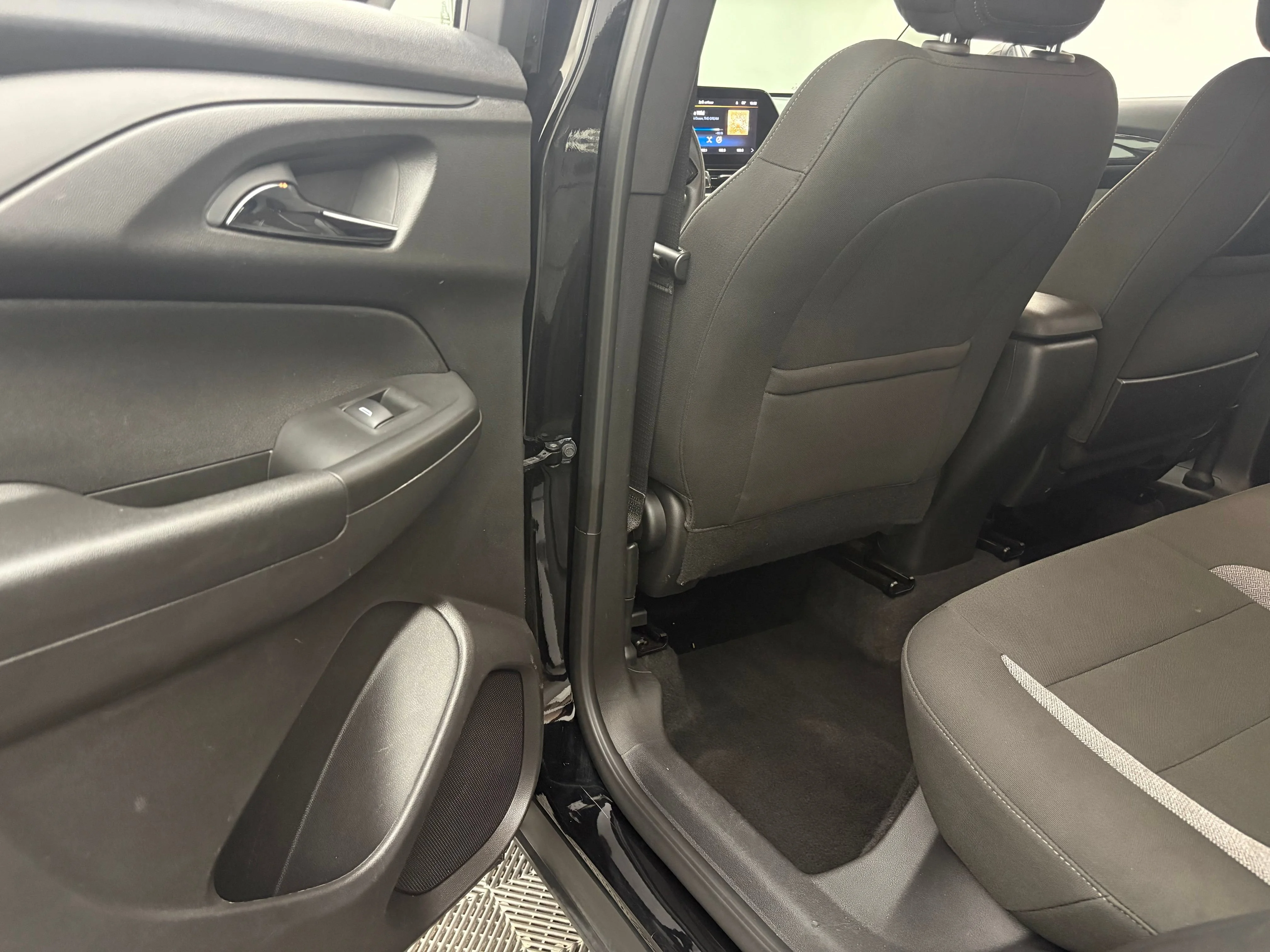 Used 2025 Mosaic Black Metallic Chevrolet LT image 34