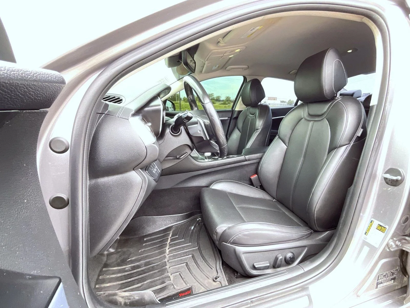 Used 2022 Silver Genesis 2.0T image 10