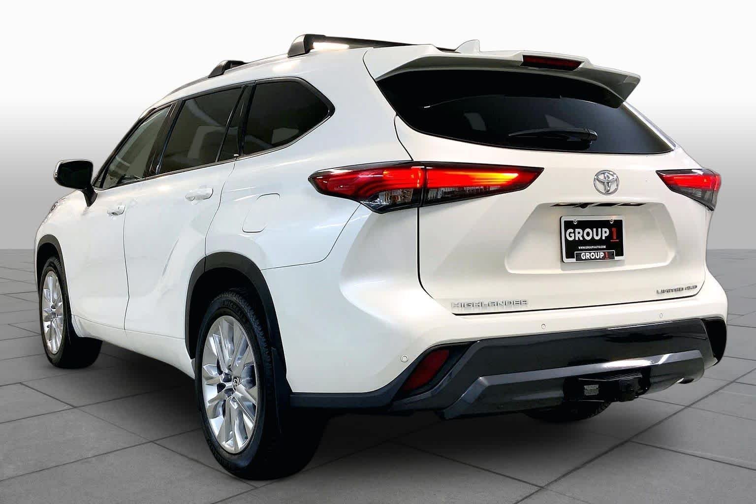 Used 2021 Blizzard Pearl Toyota Limited image 11