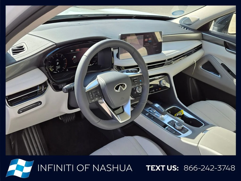New 2027 RADIANT WHITE INFINITI Luxe AWD image 5