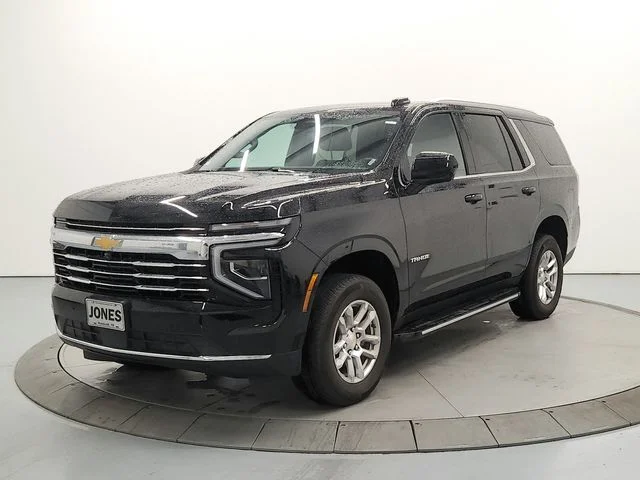 Used 2025 Black Chevrolet LT image 3