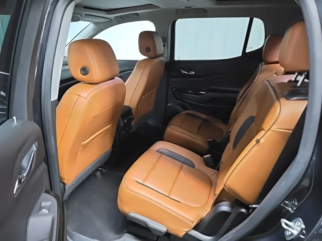 Used 2020 Black GMC AT4 image 34