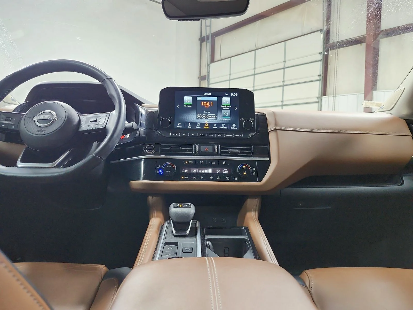 Used 2023  Nissan Platinum image 26